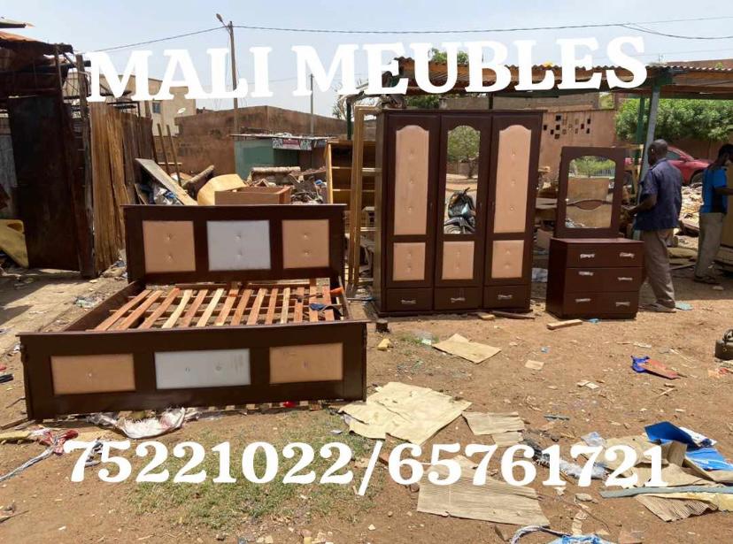 Chambre complet en bois rouge et massif